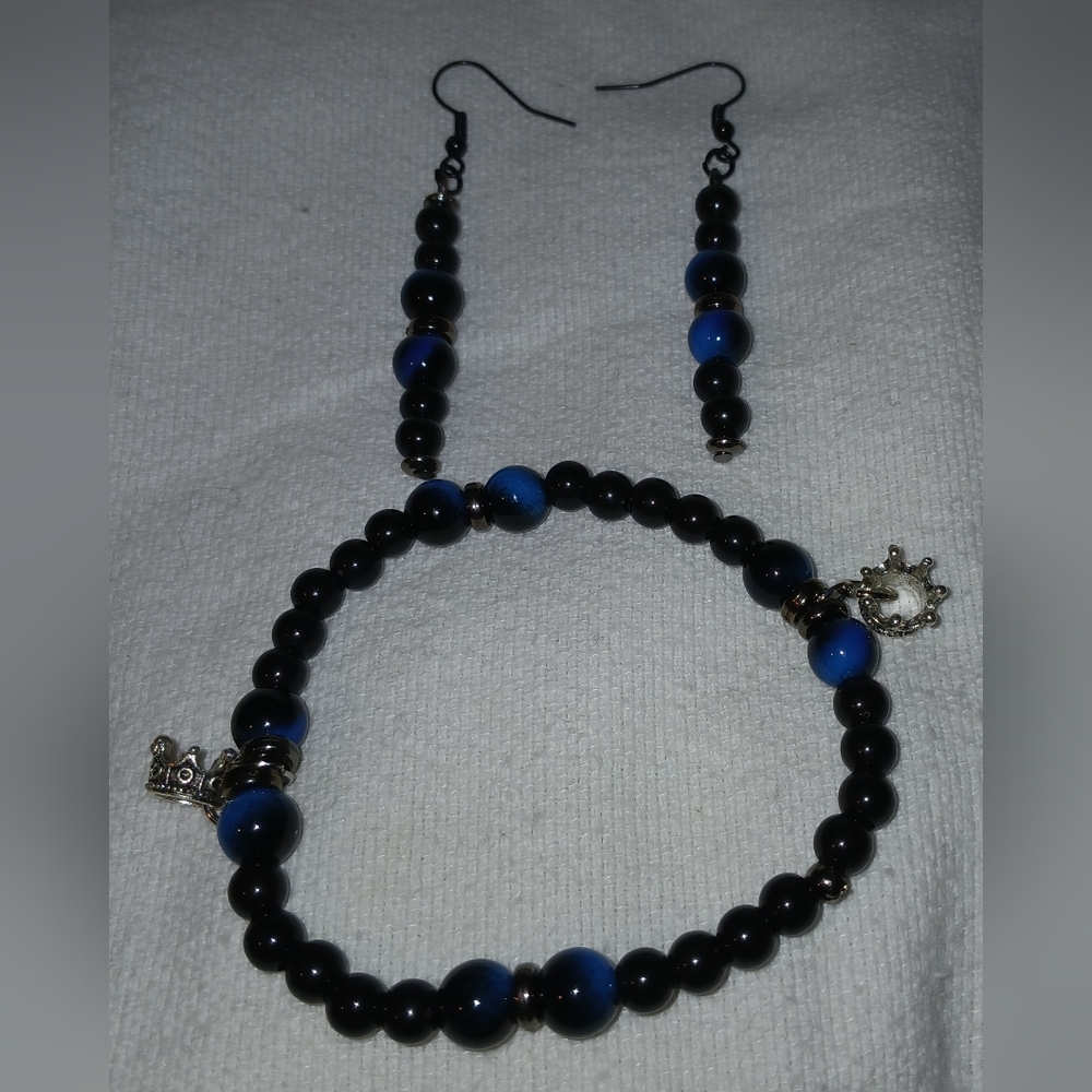 NWT Handcrafted Elegant Blue & Black Cat Eye Beaded Jewelry Set.